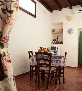 La Paranza Residence - Case Vacanze Trapani Exteriör bild